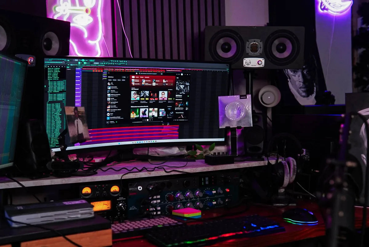 Console et poste de travail du studio OTTRecord